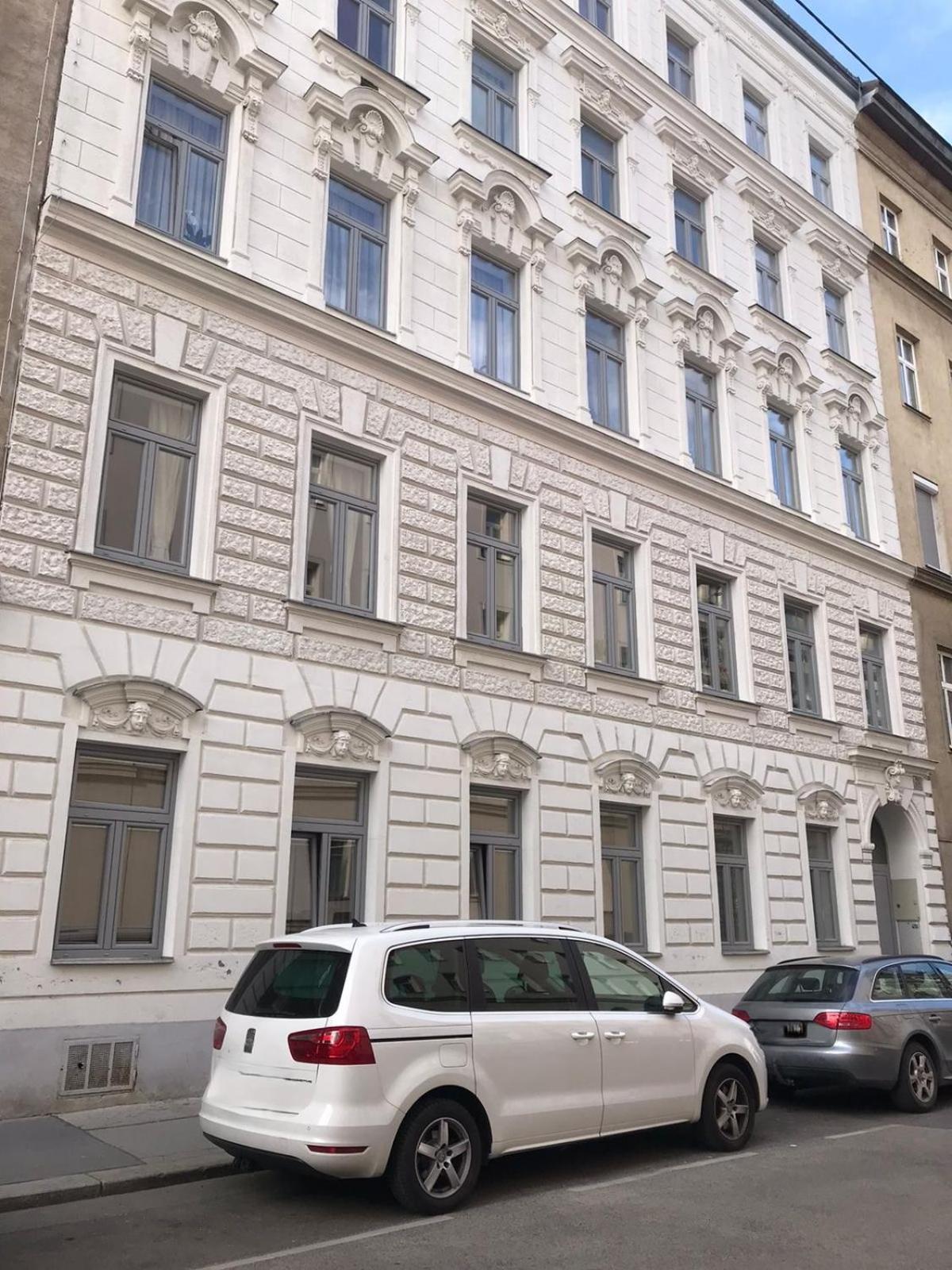 Apartamento Downtown Bliss Modern Retreat With Free Parking And Fast Internet 600 Mbits Viena Exterior foto