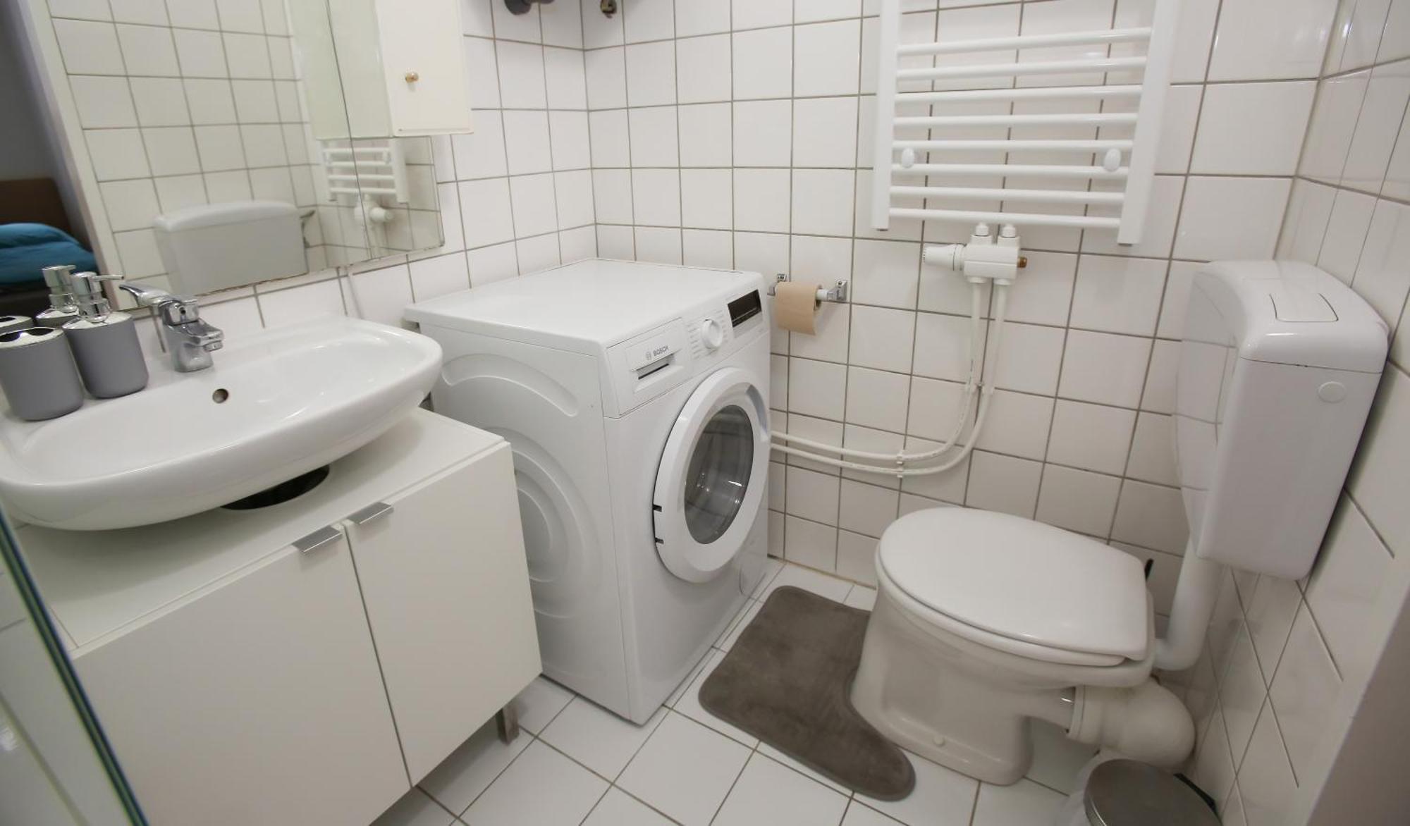 Apartamento Downtown Bliss Modern Retreat With Free Parking And Fast Internet 600 Mbits Viena Exterior foto