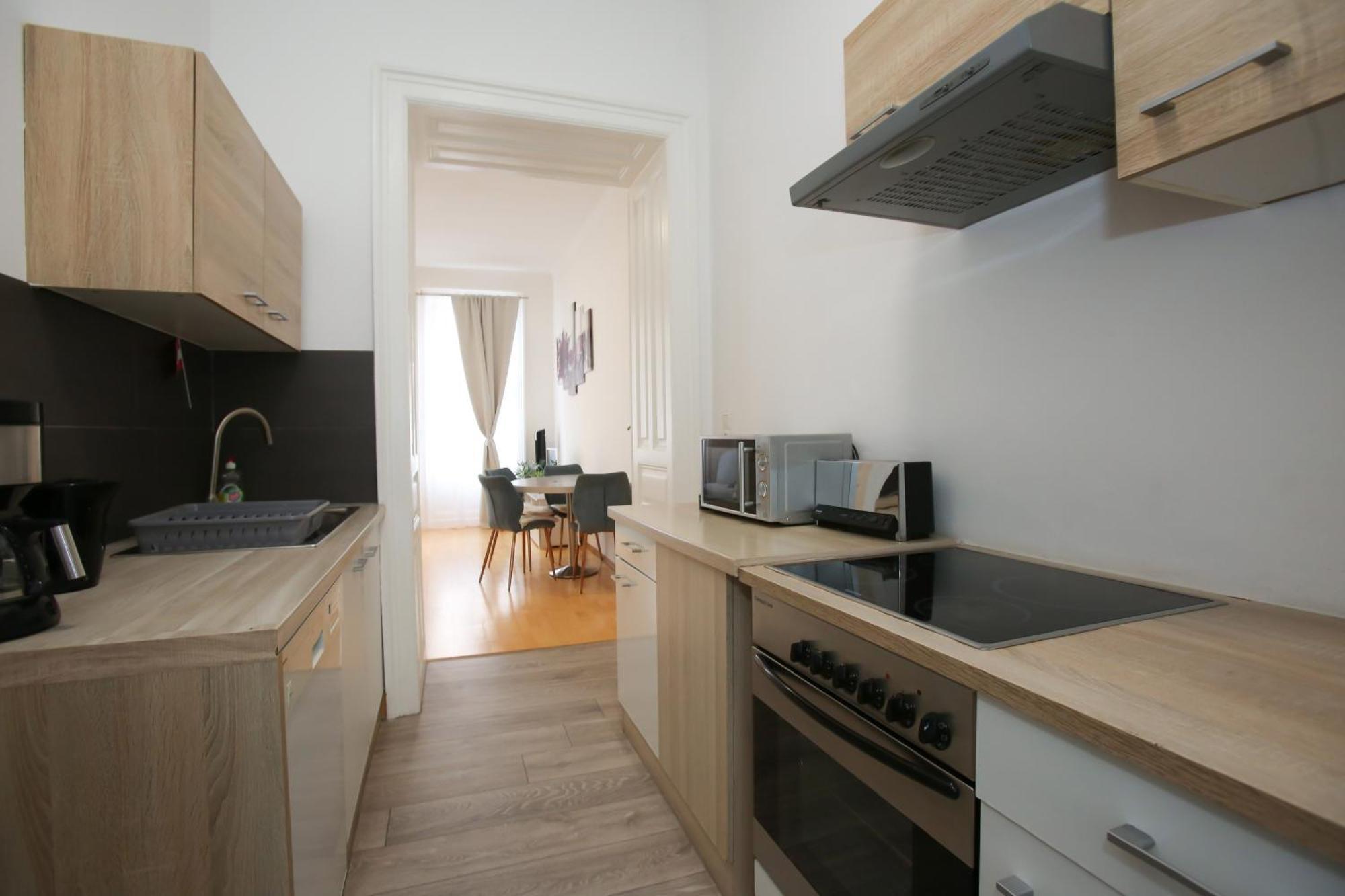 Apartamento Downtown Bliss Modern Retreat With Free Parking And Fast Internet 600 Mbits Viena Exterior foto